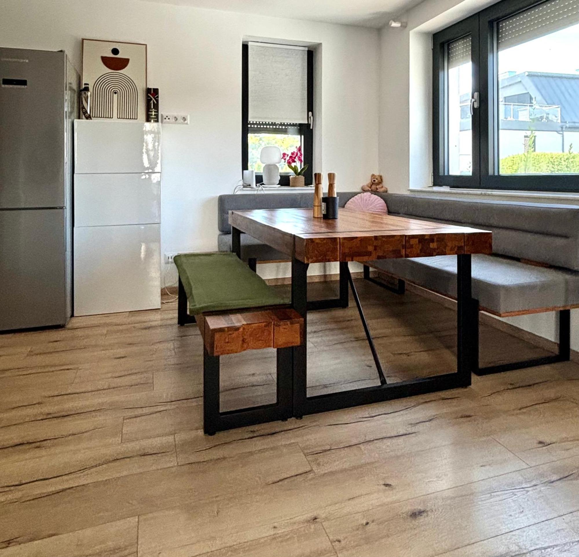 Schoene Wohnung Mit Terrasse Und Parkplatz Фельден-ам-Вертерзе Екстер'єр фото