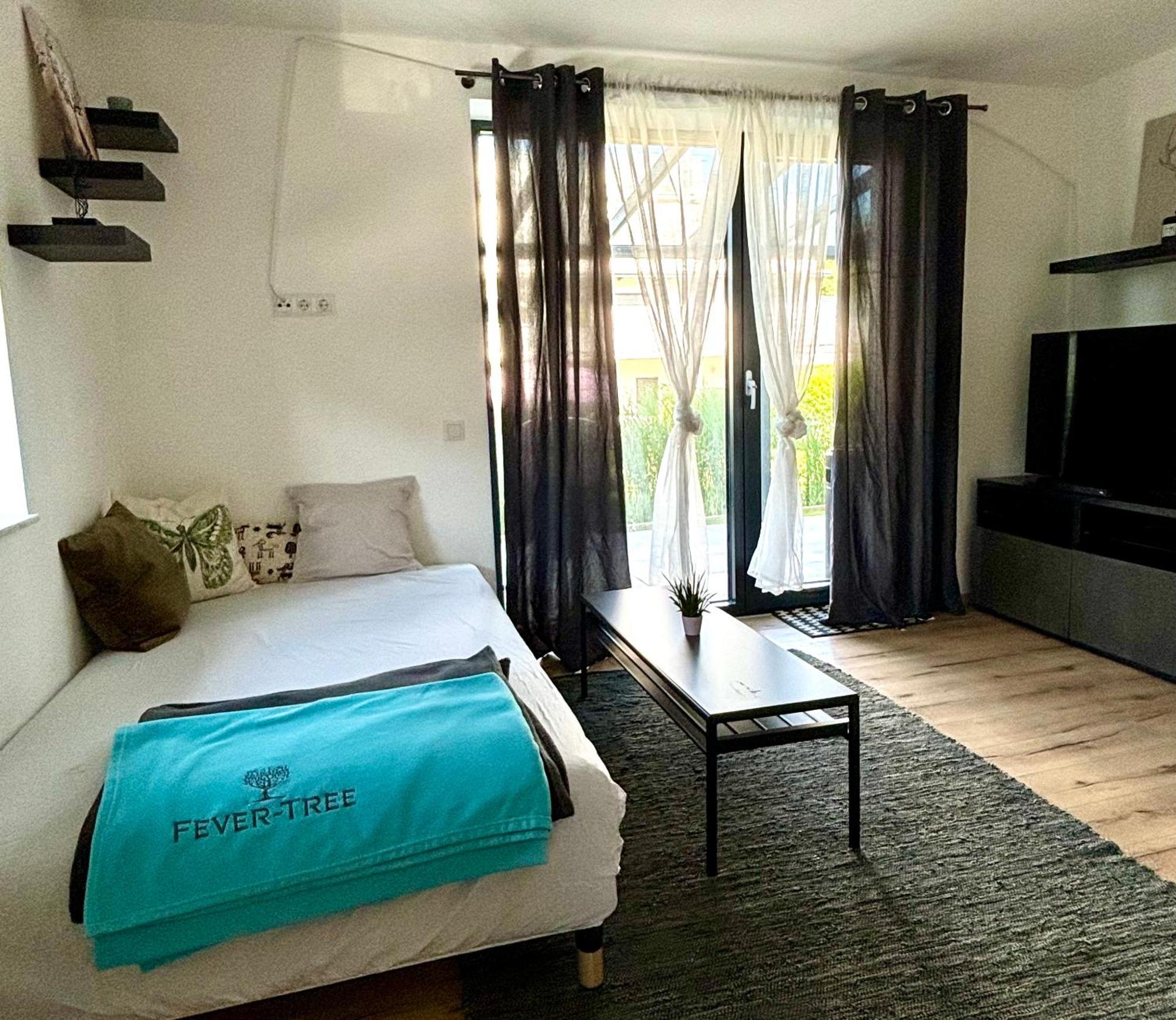 Schoene Wohnung Mit Terrasse Und Parkplatz Фельден-ам-Вертерзе Екстер'єр фото