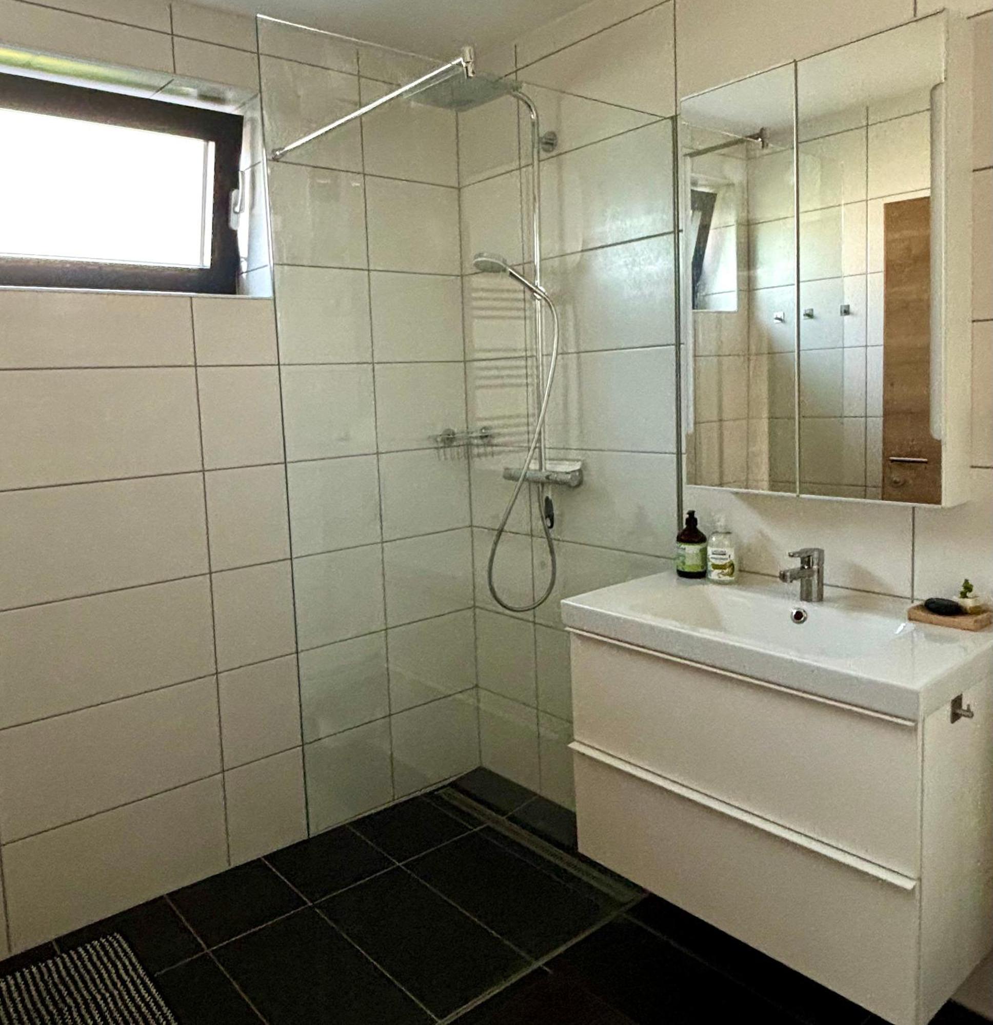 Schoene Wohnung Mit Terrasse Und Parkplatz Фельден-ам-Вертерзе Екстер'єр фото